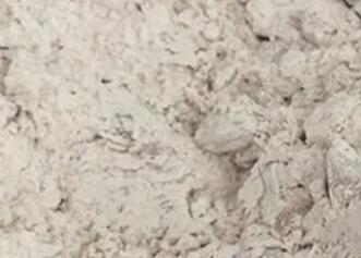 中頻爐在選擇爐襯耐火材料時(shí)，要注意什么？
